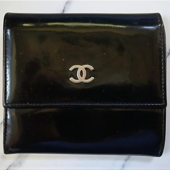 Authentic Chanel Patent Leather Black Trifold Compact Wallet MSRP $950 - Picture 1 of 14